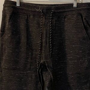 Rebel Canyon charcoal heather joggers size large. Pockets with tapered leg. New